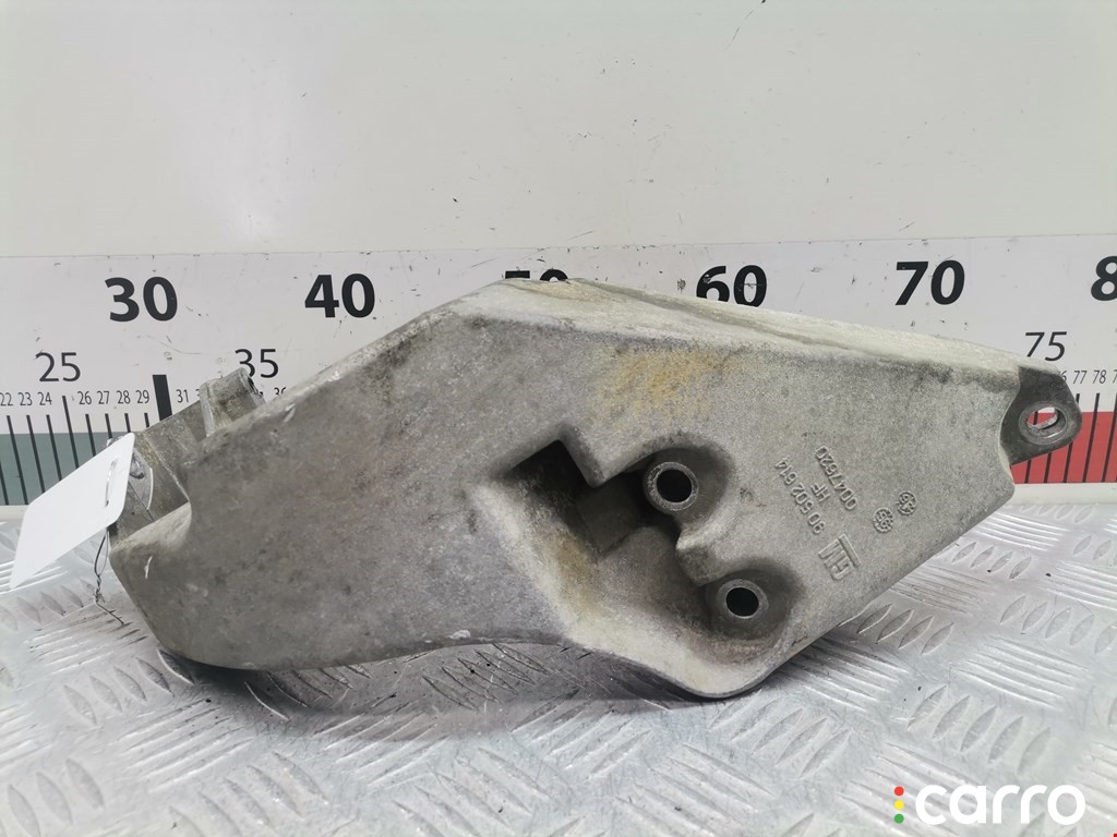 24449617, 90502614 Кронштейн двигателя Opel Vectra 1998г. - фото №1