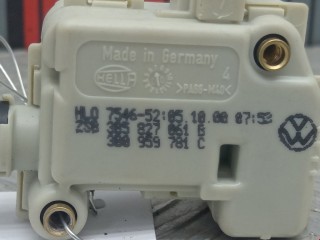 Электропривод багажника, ориг. номер 3B0959781, Volkswagen Bora 1998-2005