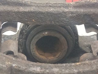 Суппорт задний правый, ориг. номер 582302Y310, Hyundai ix35 2009-2013