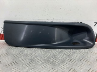 Заглушка (решетка) в бампер Volkswagen Transporter 2002-2009, 7H5807489