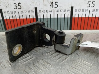 Петля двери передней правой Audi A4 1999-2001, седан, 8D0831402B
