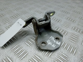 Петля двери передней правой, ориг. номер DX5058240A, Mazda Demio 1996-1999