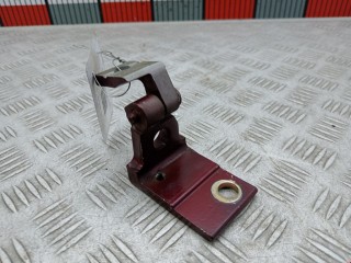 Петля двери передней правой Audi A4 1999-2001, седан, 8D0831402B