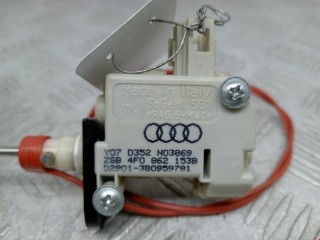 Электропривод запирания лючка топливного бака, ориг. номер 4F0862153B, Audi A6 2004-2008