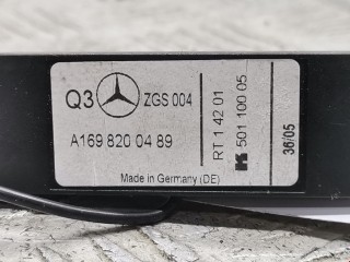 Усилитель антенны, ориг. номер A1698200489, Mercedes A W169 2004-2008