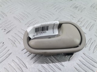 Ручка внутренняя передняя правая, ориг. номер D06158330B, Mazda Demio 1996-1999