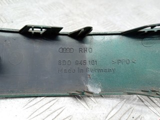 Ус под фонарь левый, ориг. номер 8D0945101, Audi A4 1994-1997