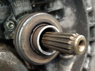 КПП механическая (МКПП) 5-ступенчатая, ориг. номер F17C394, 55565138, Opel Astra 1998-2009