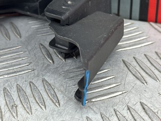 Ус под фонарь правый, ориг. номер 8200557183, Renault Kangoo 2013-2021