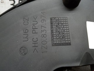 Заглушка зеркала правого, ориг. номер 1Z0837974, Skoda Octavia 2000-2011