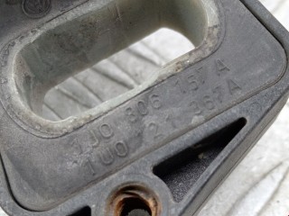 Кронштейн радиатора, ориг. номер 1J0806157F, Seat Toledo 1998-2004