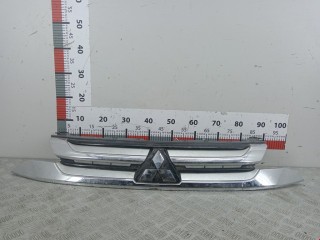 Решетка радиатора Mitsubishi Outlander 2012-2015