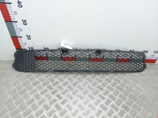 Заглушка (решетка) в бампер Mitsubishi Lancer 2003-2010, седан