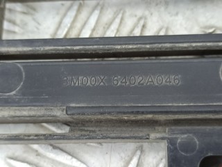 Заглушка (решетка) в бампер, ориг. номер 3M00X6402A046, Mitsubishi Pajero 2014-2022