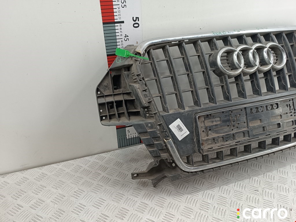 8U0853653H Решетка радиатора Audi Q3 2014г. - фото №2