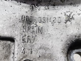 Кронштейн генератора, ориг. номер 06D903143D, Audi A4 2000-2006