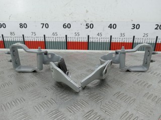 Петля крышки багажника Audi A6 2001-2005, универсал, 4F9827300D