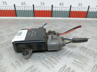 Блок реле Mitsubishi Space Star 1998-2002, 3A01019700