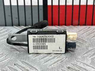 Усилитель антенны, ориг. номер 100479300D, Tesla Model S 2012-2016