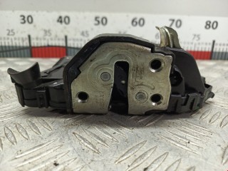 Замок двери передней правой, ориг. номер 690300D140, Toyota Yaris 2005-2009