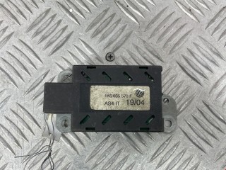 Усилитель антенны Volkswagen Golf 1997-2006, 1K6035570F