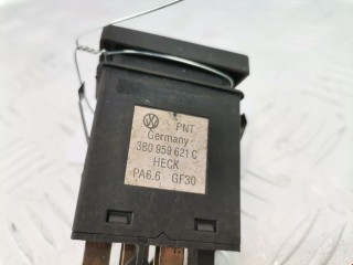 Кнопка подогрева заднего стекла, ориг. номер 3B0959621C, Volkswagen Passat 1996-2001