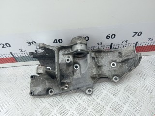 Кронштейн (крепление) вискомуфты, ориг. номер 06B903143N, Volkswagen Passat 1996-2001