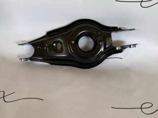 рычаг задний правый нижний, ориг. номер 1288456-00-A, Tesla Model 3 1 поколение 2017-2021