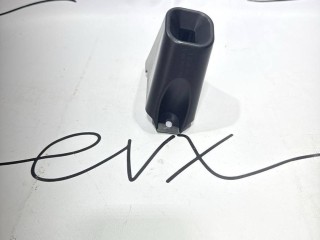 кронштейн решетки радиатора, ориг. номер 1514466-00-A, Tesla Model Y 1 поколение 2020-2026