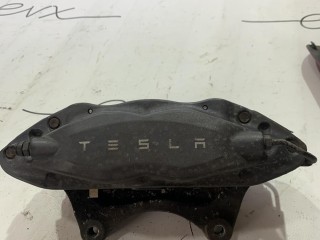 суппорт тормозной передний правый, ориг. номер 1042640-00-D, Tesla Model S 1 поколение [рестайлинг] 2016-2021
