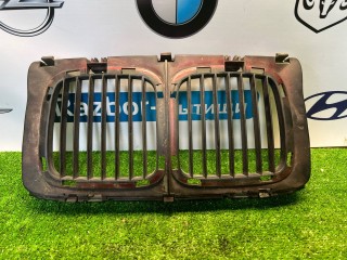 решетка радиатора верхняя, ориг. номер 51131973825, BMW 5 E34 1987-1996