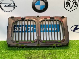 решетка радиатора верхняя, ориг. номер 51131973825, BMW 5 E34 1987-1996