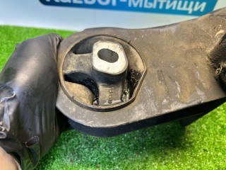 кронштейн двигателя передний левый, ориг. номер 7657103, Chrysler Sebring 1 поколение 1994-2000