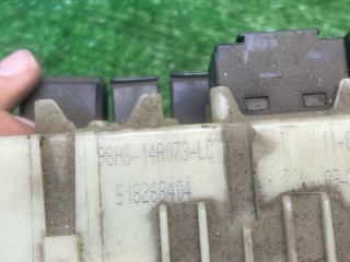 блок предохранителей, ориг. номер 98A6-14A073-LC, Ford Focus 1 поколение 1998-2001