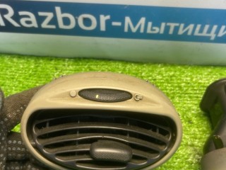 дефлектор обдува салона, ориг. номер 98A819893DAW, Ford Focus 1 поколение 1998-2001