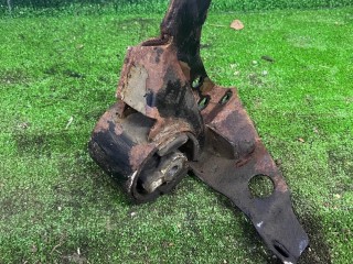 подушка крепления двигателя передняя, ориг. номер 04668527AD, Dodge Neon 2 поколение 1999-2005