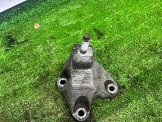 кронштейн коробки (балка кпп), Ford Focus 1 поколение [рестайлинг] 2001-2005