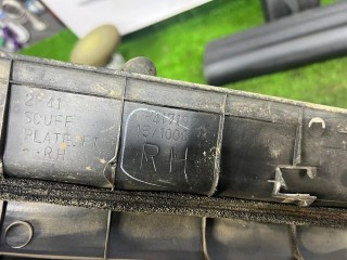 накладка внутренняя на порог, ориг. номер MR417194, MR417191, MR417193, Mitsubishi Lancer 9 поколение 2003-2010