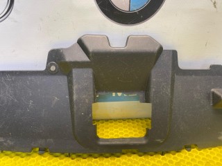 накладка замка капота, ориг. номер 2M51-16613-AC, Ford Focus 1 поколение 1998-2001