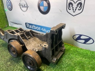кронштейн генератора, ориг. номер 98SF-10337-CB, Ford Focus 1 поколение 1998-2001