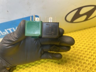 реле электровентилятора, ориг. номер V23141-A1-X9, VZ3141-A1-X9, 2S7T143192, 045132B, G1UHD, V25136B1X66, 9313634X66, 95868C616, 2S711431744, 95868C616EB, Ford Focus 1 поколение [рестайлинг] 2001-2005