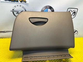 бардачок, Ford Focus 1 поколение [рестайлинг] 2001-2005