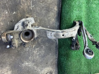 кулак передний правый, Audi A6 C5 1997-2001
