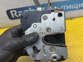 замок двери передней левой, ориг. номер 8138923, Ford Focus 1 поколение 1998-2001
