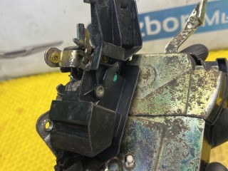замок двери передней левой, ориг. номер 8138923, Ford Focus 1 поколение 1998-2001