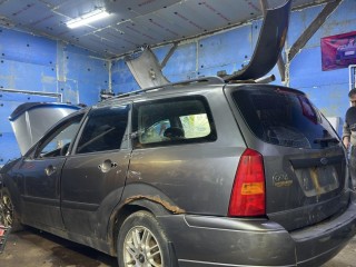 Автомобиль, с которого снята деталь