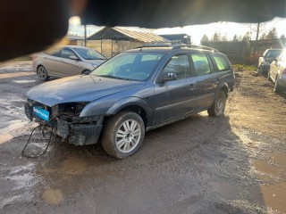 Автомобиль, с которого снята деталь