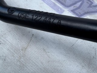 трубка охлаждающей жидкости пластиковая, ориг. номер O5E122447A, Volkswagen Taos 1 поколение 2020-2024