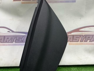 крышка торпеды боковая правая, ориг. номер 684986RR0A, 684T16RR0A, Nissan Rogue T33 2020-2024