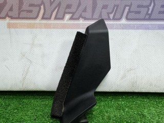 уголок жабо правый, ориг. номер LM02-5841E100, Nissan Rogue T33 2020-2024